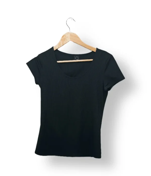 IMG_20251021_180500 Polera negra acanalada IO – Talla S