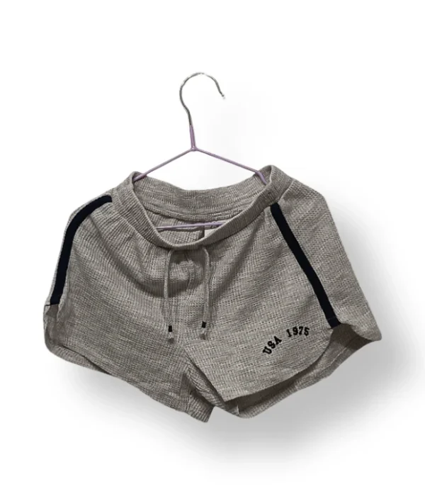 Short ZARA gris con franjas laterales talla 4 años (nuevos)