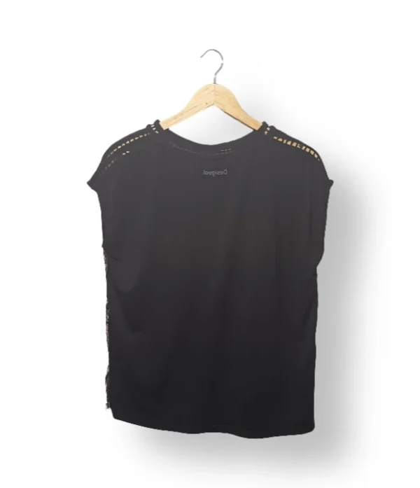 IMG_20251106_180626 Polera estampada multicolor Desigual – Talla M