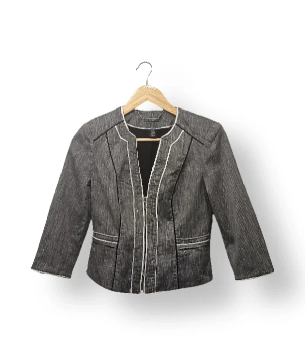 IMG_20251106_180856 Blazer White Black con costuras contrastantes-Talla S