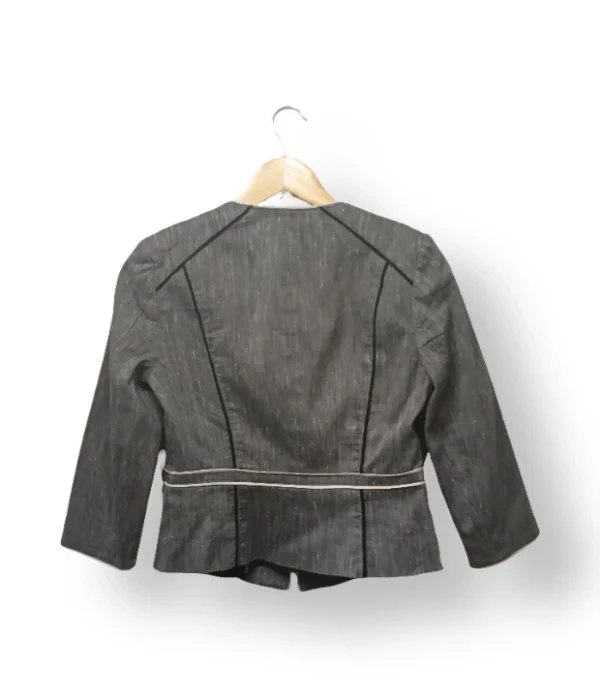 IMG_20251106_180913 Blazer White Black con costuras contrastantes-Talla S