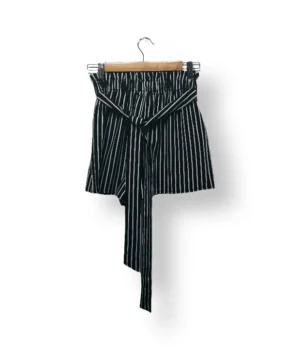 IMG_20251106_184528 Short de rayas con lazo SHEIN-Talla S