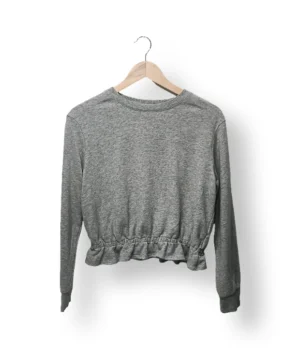 IMG_20251106_185645 Polerón crop gris con elástico – Talla S