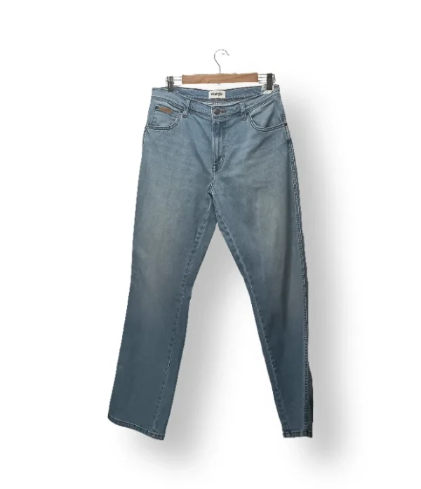 Jeans Wrangler azul claro corte clásico-Talla 42