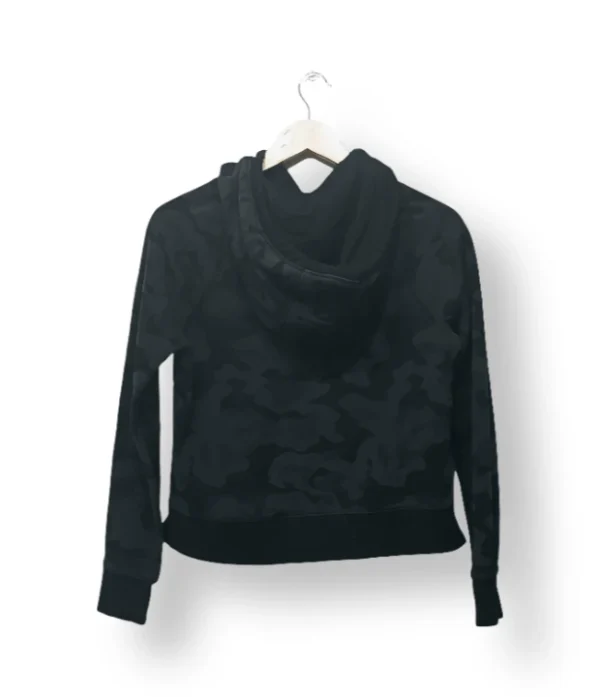 IMG_20251106_191434 Polerón camuflado negro con capucha .- Talla S