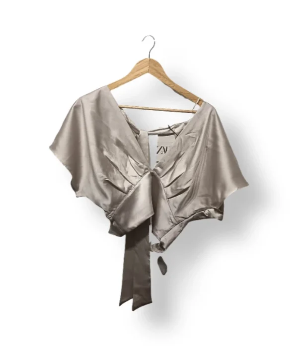 Top satinado cruzado ZARA – Talla M (Nuevo con etiqueta)