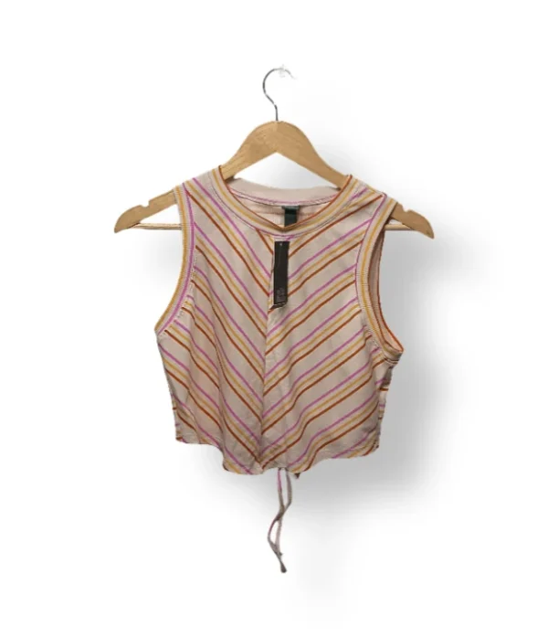 IMG_20251116_214827 Top Wil Fable a rayas con espalda abierta y ajuste frontal – Talla M