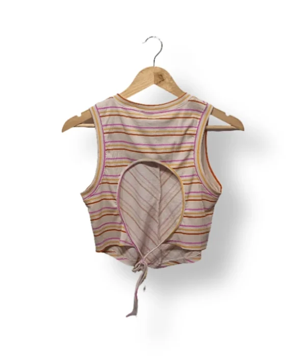 IMG_20251116_214833 Top Wil Fable a rayas con espalda abierta y ajuste frontal – Talla M