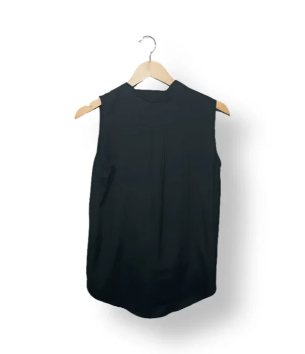 IMG_20251116_221659 (1) Blusa negra Basement cruzada – Talla S