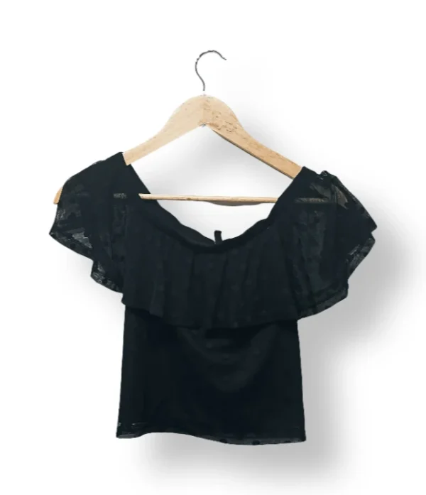IMG_20251116_221724 (1) Top negro off-shoulder H&M, talla XS