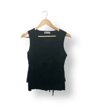 Blusa negra Lineatre con aplicaciones en relieve – Talla M