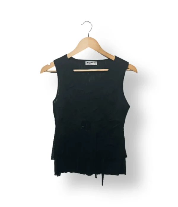 Blusa negra Lineatre con aplicaciones en relieve – Talla M