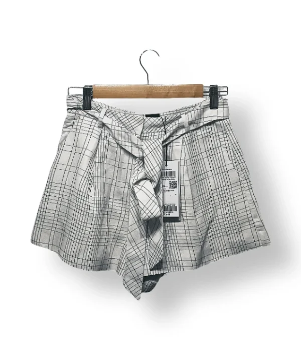 IMG_20251116_224129 Short Cuadros Vero Moda (Talla S) – Nuevo con etiqueta