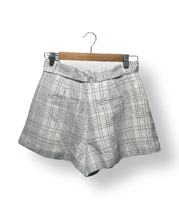 IMG_20251116_224138 Short Cuadros Vero Moda (Talla S) – Nuevo con etiqueta
