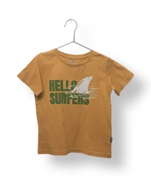 IMG_20251116_224229 Polera Colloky “Hello Surfers” – Talla 4