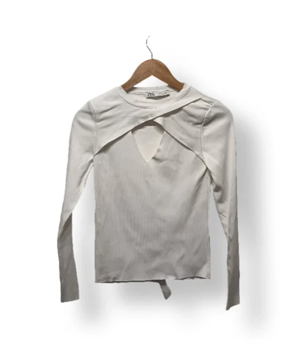 IMG_20251123_194513 Sweater blanco cut-out ZARA – Talla S