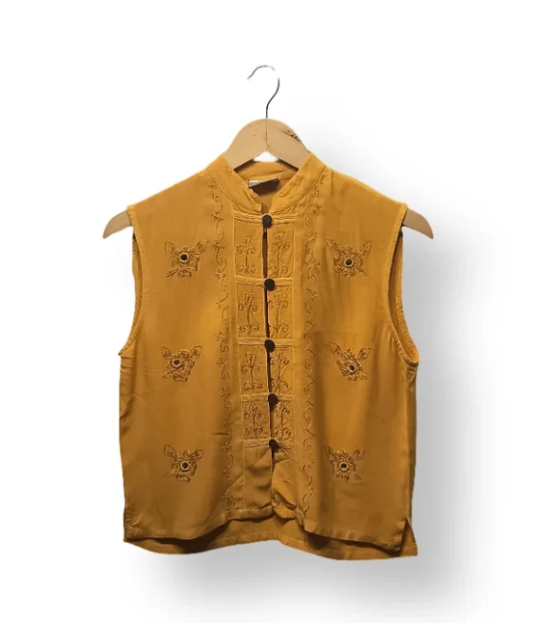 1000046959 Blusa Bordada Mostaza Kanduy – Talla S