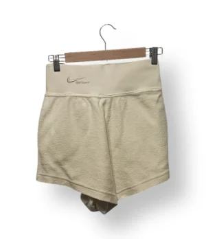 Short deportivo NIKE color crema de tiro alto, talla XS
