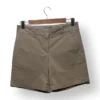 Short beige Tommy Hilfiger de corte clásico, talla 38