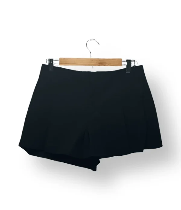 Falda short negra Zara de corte recto, talla M