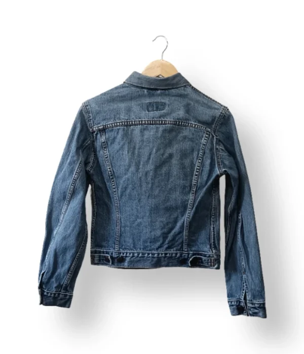 IMG_20251201_124942 Chaqueta denim Levi’s clásica – Talla M