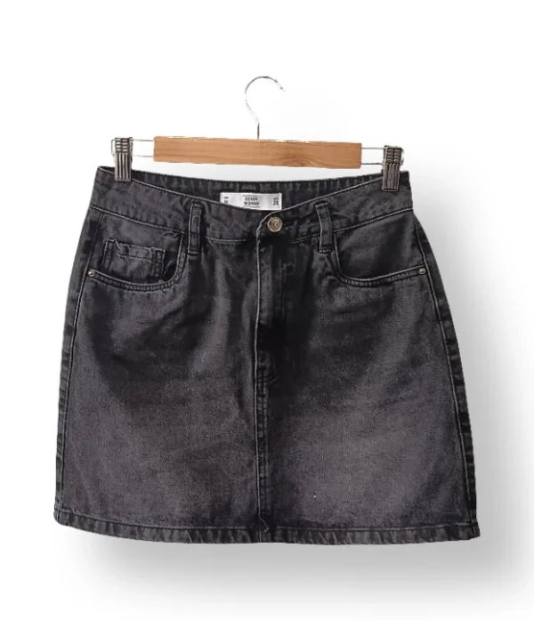 IMG_20251201_131225 Falda denim negra Lefties – Talla M