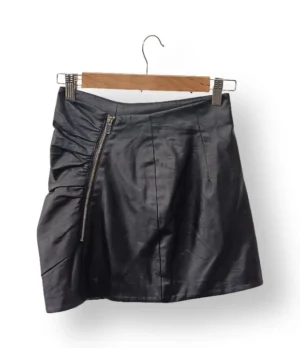 Falda de cuero sintético Bershka – Talla XS