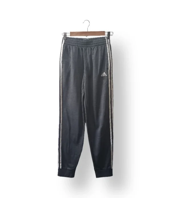 IMG_20251201_134845 Pantalón deportivo Adidas gris claro – Talla L