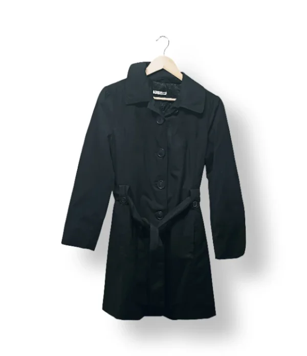 Trench negro clásico elegante
