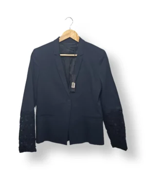 IMG_20260401_191732 Blazer Negro Detalle Calado ELIE TAHARI Talla 42
