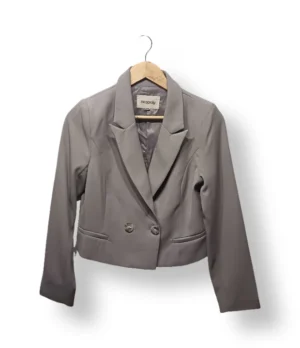 IMG_20260401_195300 Blazer Crop Gris Nicopoly – Talla S