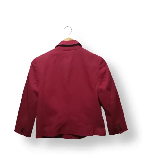 Blazer satinado Witchery color fucsia / berry – Talla S