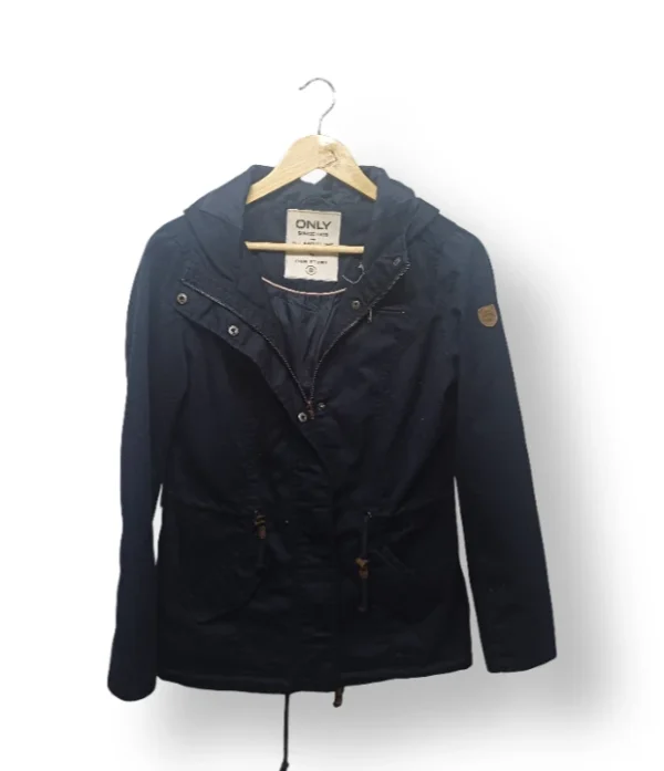 Chaqueta ONLY con capucha – Talla S