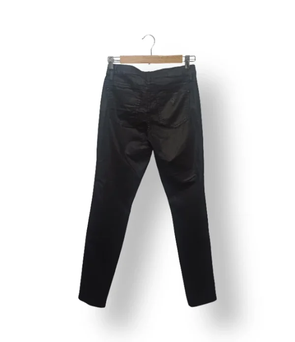 Pantalón Guess negro engomado slim fit – Talla S