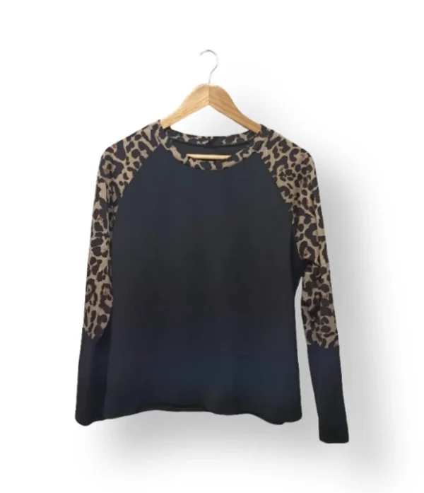 Polera Niay Animal Print – Talla M (Aprox.)