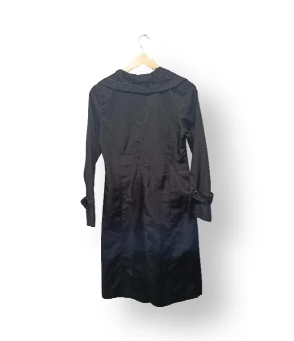 Trench liviano negro – Estilo clásico