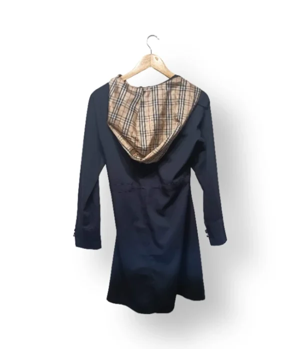 Chaqueta liviana azul con capucha – Talla L