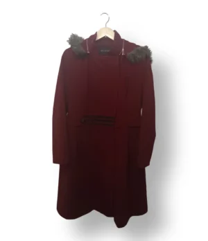 Abrigo Alvina con Capucha y Piel Sintética – Talla S/M
