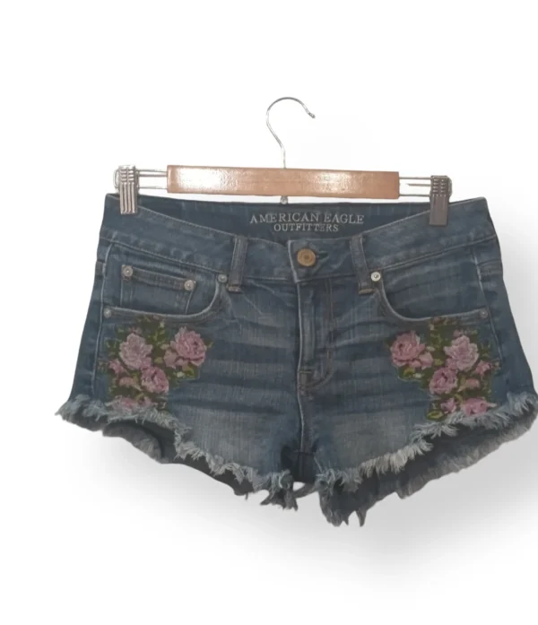 Short de mezclilla bordado American Eagle – Talla 38
